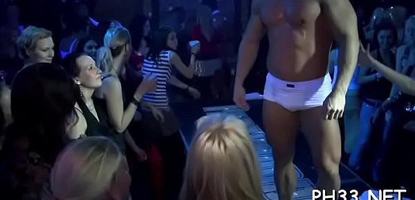 Tons of blonde ladies sucking weenies